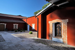 BODEGA FINCA VILLACRECES & BODEGA IZADI