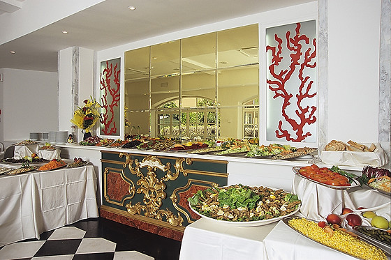 M Glamour Hotel - photo 2