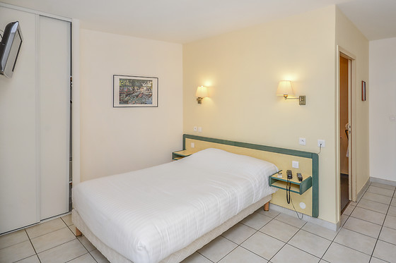 Logis Hôtel Le Cours - photo 2