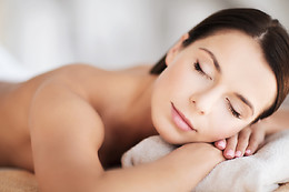 THE BEAUTY CORNER - MARTA MONNE
