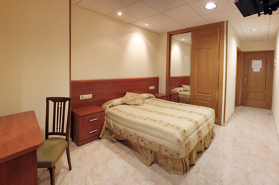 HOSTAL DUQUE DE OSUNA - photo 1